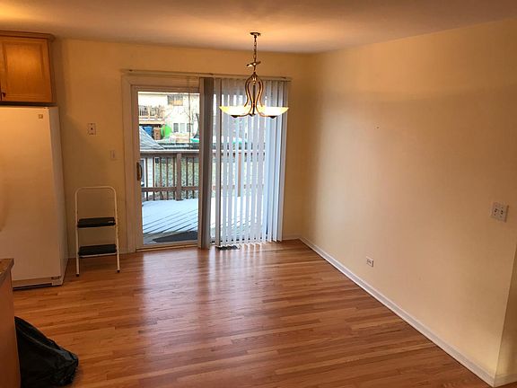 5th image of 28 W Wrightwood Ave