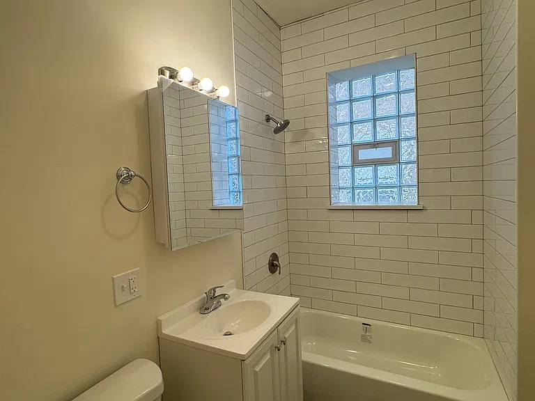 2145 W Division St #1 — Photo 1
