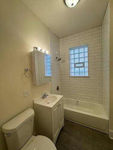 2145 W Division St #1 Photo 1