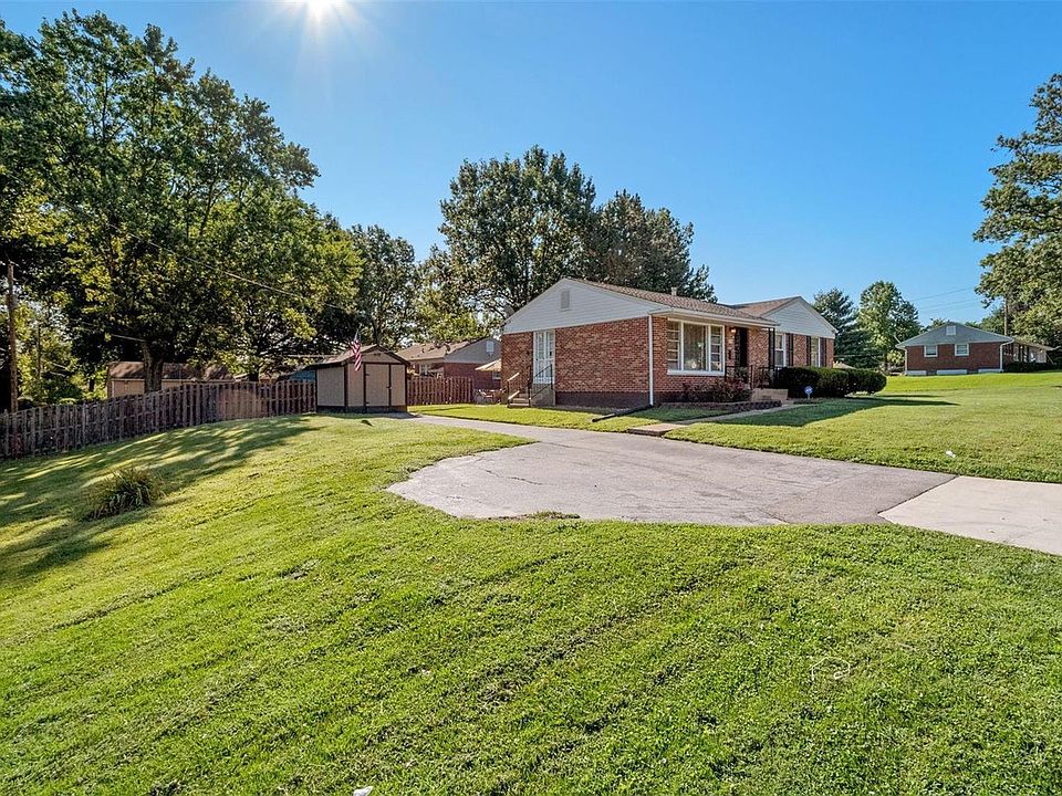 860 Graham Rd, Florissant, MO 63031 Zillow