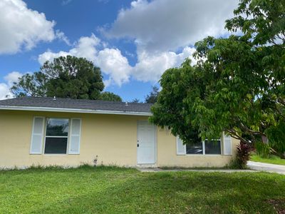 227 NE Camelot Drive, Port Saint Lucie, FL, 34983