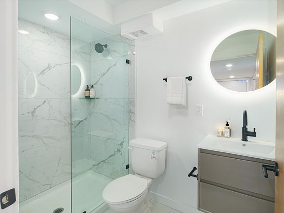 2nd image of 610 Moore St Unit 201