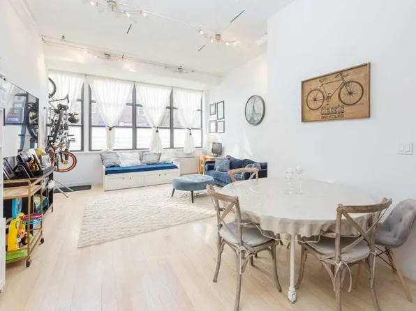 1055 47th Ave APT 1C, Long Island City, NY 11101