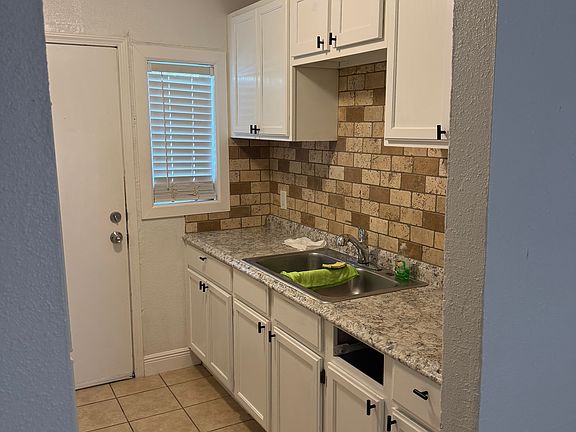 2nd image of 600-602 Ellor Dr