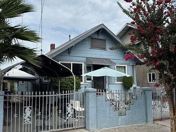 3rd image of 3939 Wisconsin St