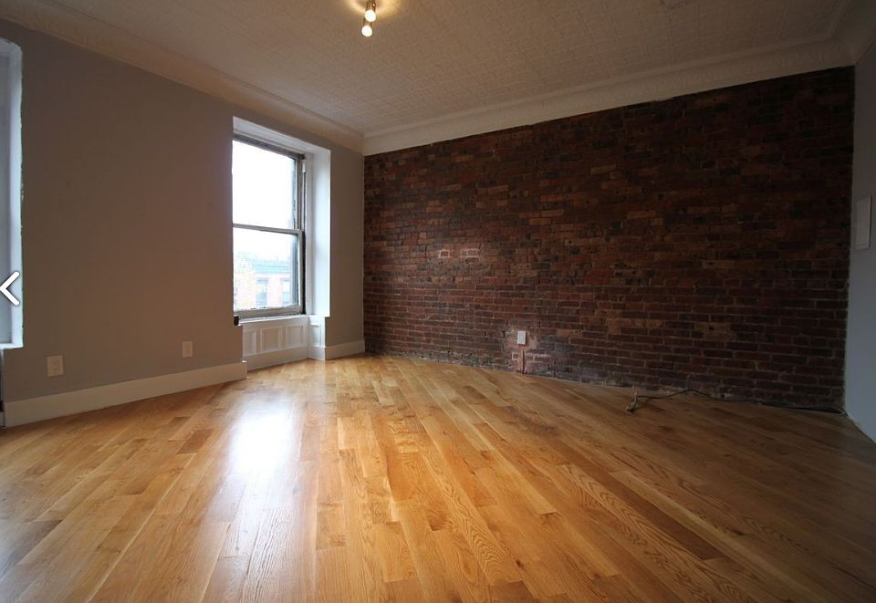 2nd image of 297 Vanderbilt Ave #6