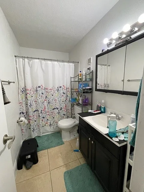 Building Photo - 13824 Orange Sunset Dr #203