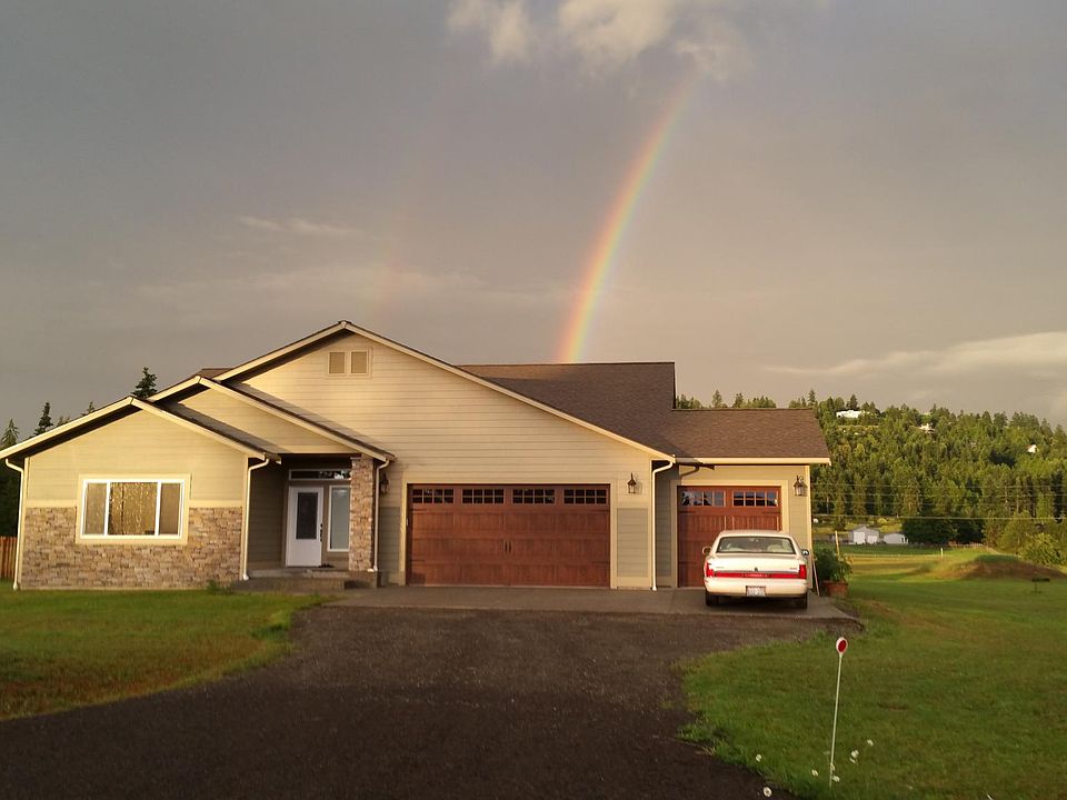 RARE Happy Valley rental in Sequim! There is now a fence to the right as well between this house and the neighbors
