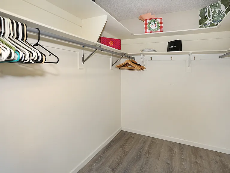 7912 Rainbow Cir #1 — Photo 25