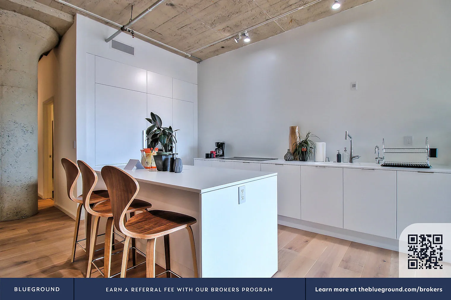1 bed, 1.5 bath, 1650 sqft, $6,980 — Photo 3