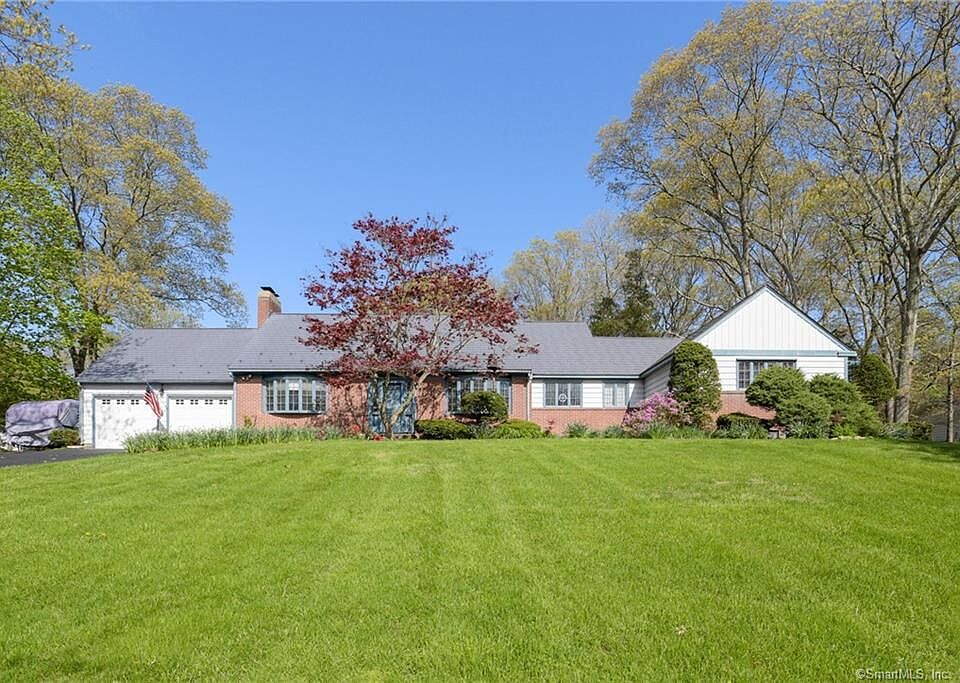 1st image of 33 Laurel Hill Dr E