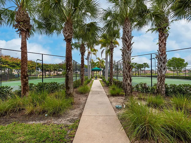 1367 NW Leonardo Cir — Photo 45