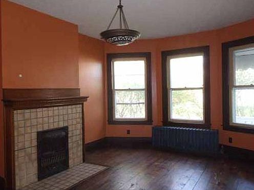 3rd image of 727 W Greene St