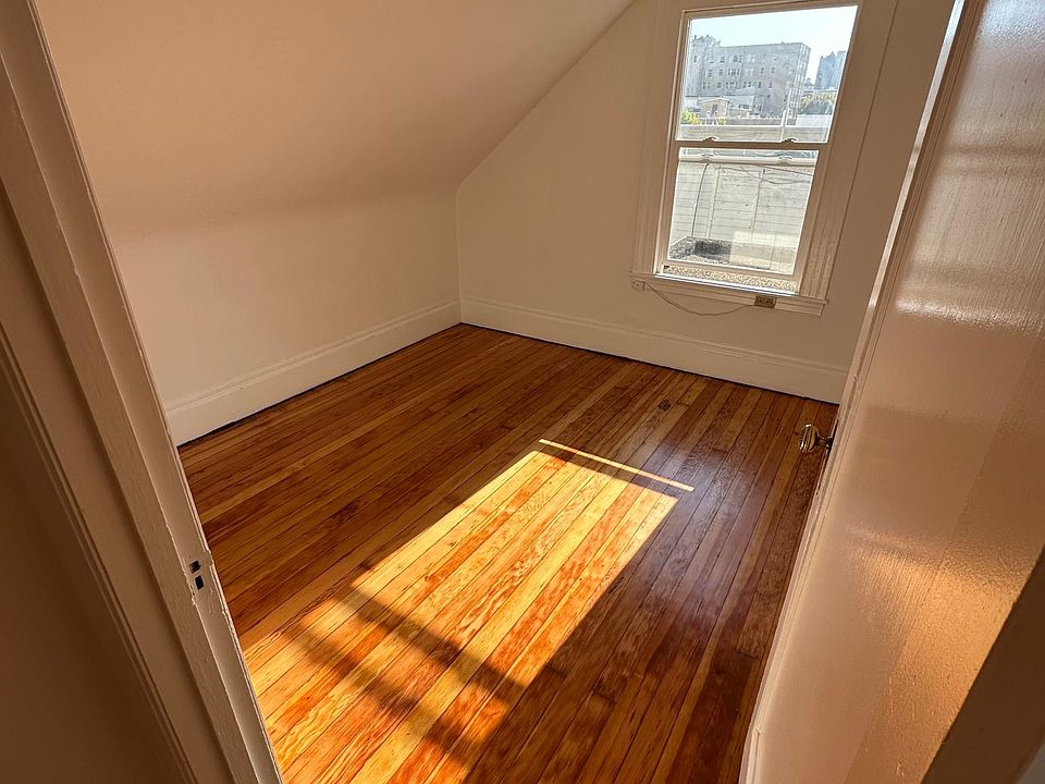 1st image of 2327 Van Ness Ave #7
