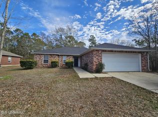 1020 Sycamore St, Ocean Springs, MS 39564