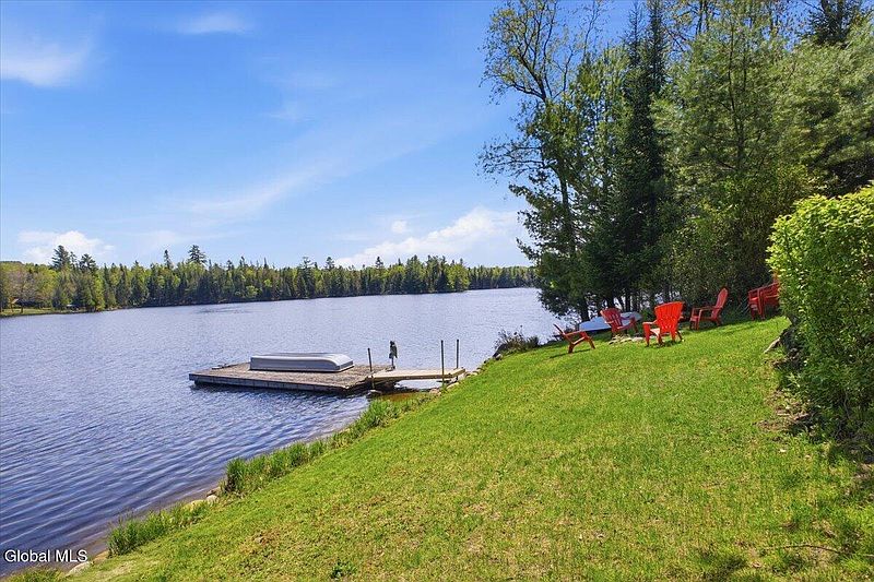 5th image of 126 S Lake Abanakee Road
