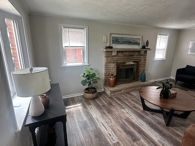 2062 Elmbrook Ln — Photo 23