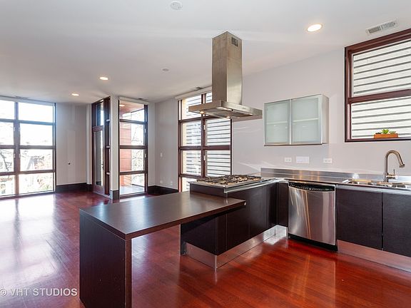 4th image of 1927 W Potomac Ave #2E