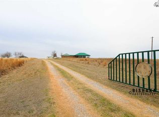 307 Black Rd, Petrolia, TX 76377