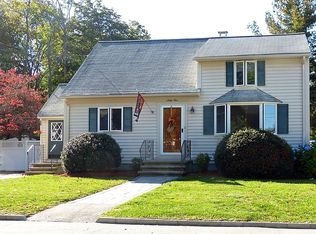 61 Burnside St, Lowell, MA 01851