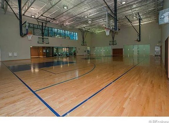 basketball courtat clubhouse