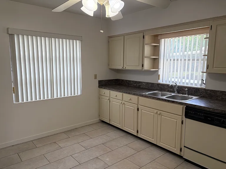 690 Avenue C SE #690 — Photo 9