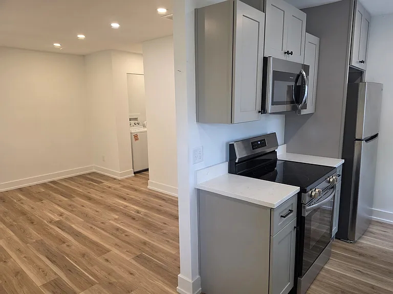 705 S Broad St #F — Photo 11