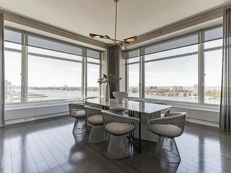 240 Riverside Blvd #1 — Photo 17