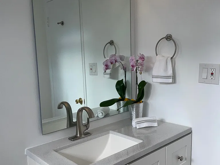 1672 S Federal Ave #4 — Photo 3