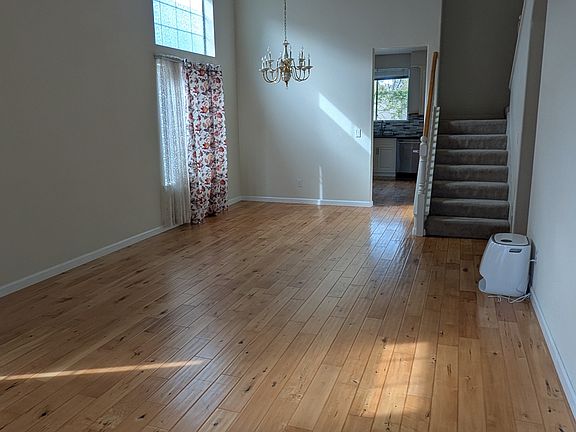 5th image of 261 Summerfield Dr