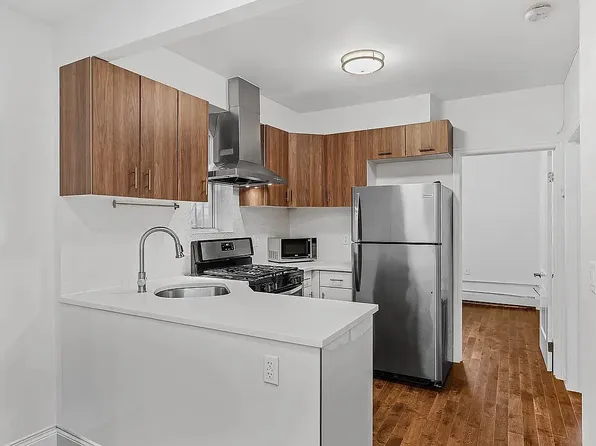 23-46 33rd Ave #1A, Astoria, NY 11106