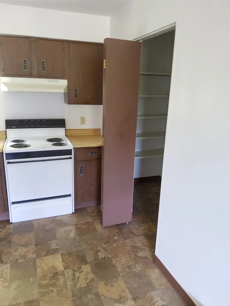2 bed, $841 — Photo 2