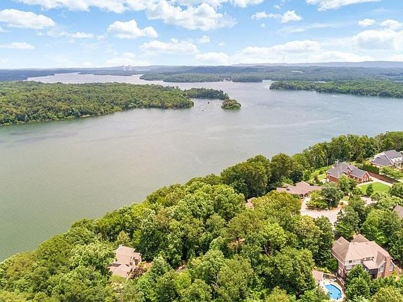 5th image of 7110 River Run Dr