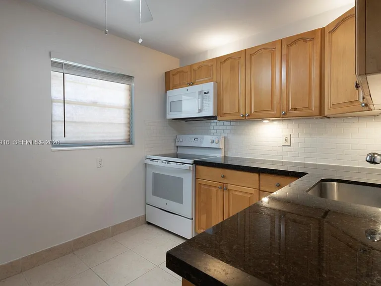 7747 SW 86th St #D-205 — Photo 10