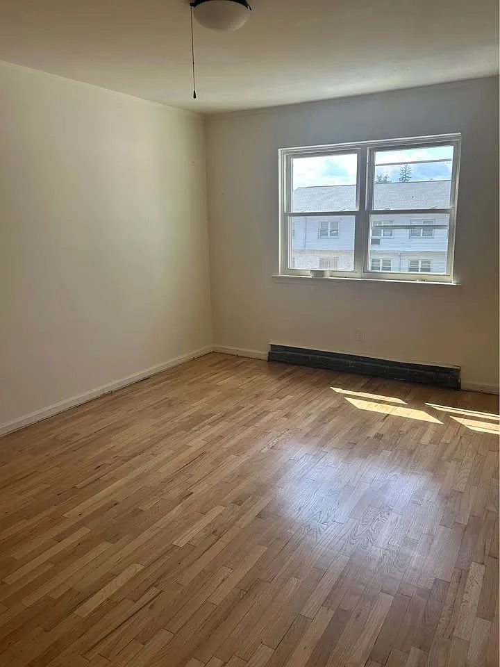 2 bed, 880 sqft, $2,000 — Photo 3