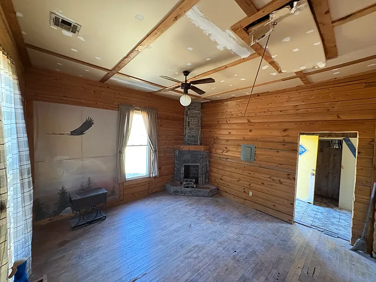 603 W Apache St — Photo 10