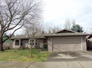 1208 SW Aberdeen Way, Grants Pass, OR 97526