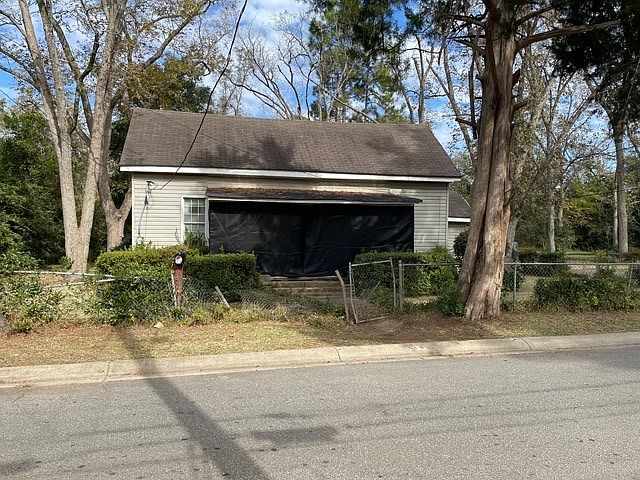 2nd image of 848 1st Ave SE