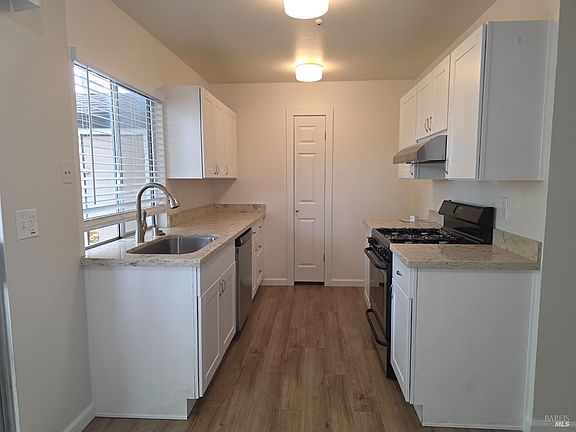5th image of 331 Algiers Court