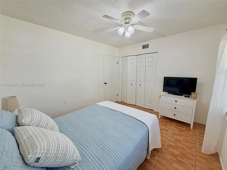 1203 Bahama Bnd #G1 — Photo 29