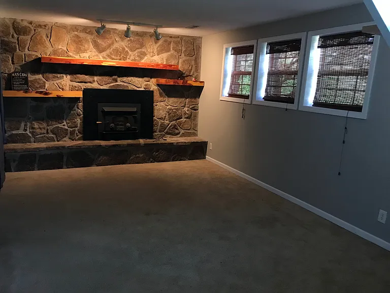 1000 Viking Dr #B — Photo 8