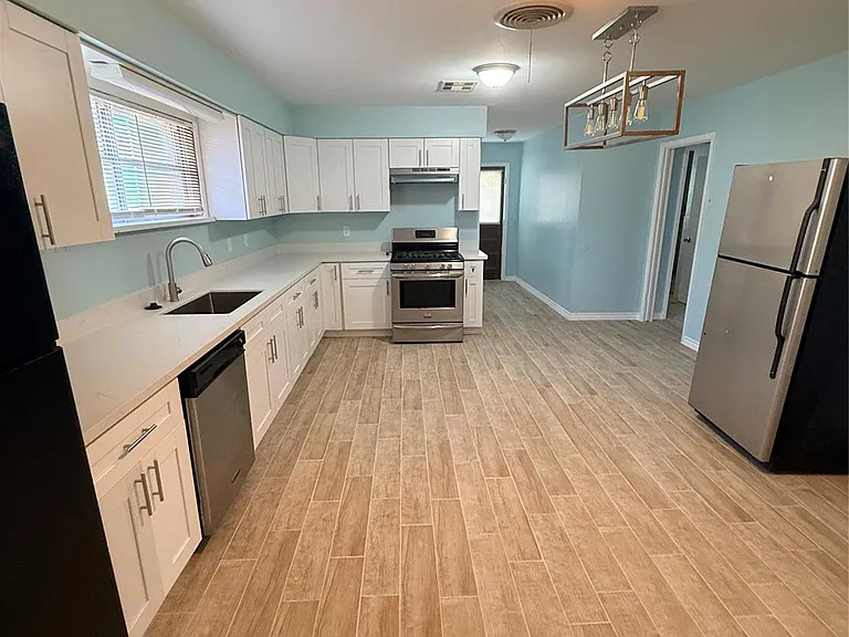 5107 Avenue Q — Photo 5