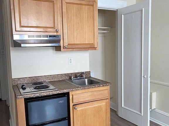 4th image of 1324 Locust St APT 1428