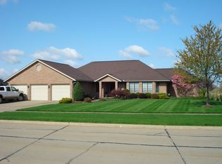 2002 Canterbury Ln, Wooster, OH 44691