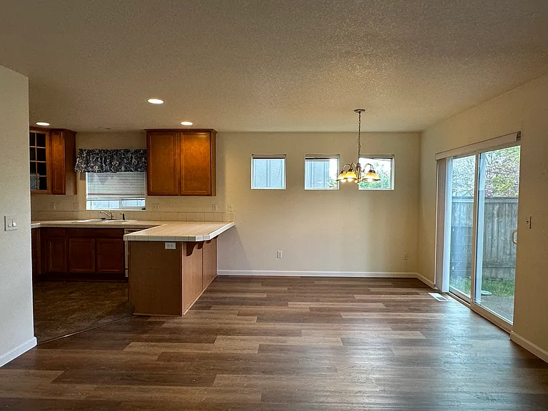 4047 Thoroughbred Ave SE — Photo 30