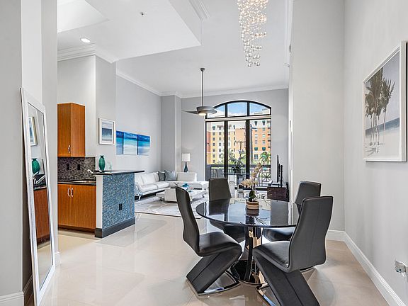 4th image of 701 S Olive Ave APT 221