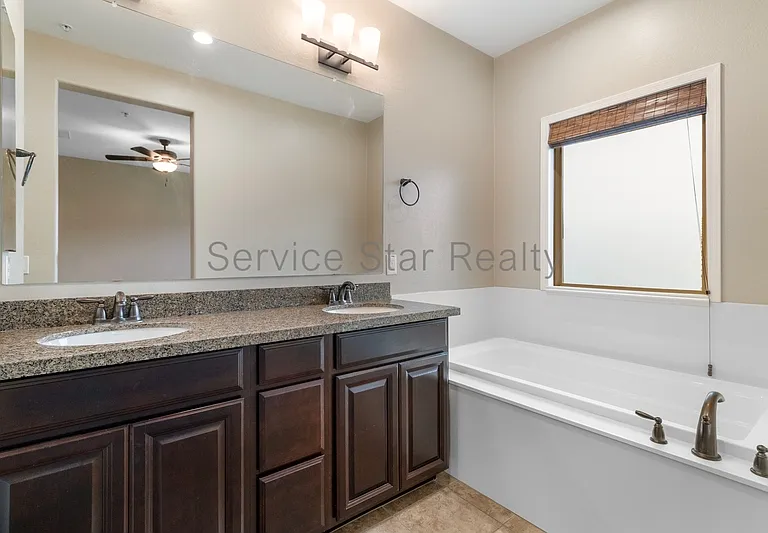 5550 N 16th St #109 — Photo 16