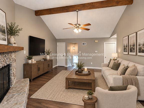 2nd image of 715 SW 37th St