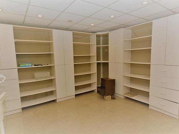 5th image of 27 Southhall Pl #V4