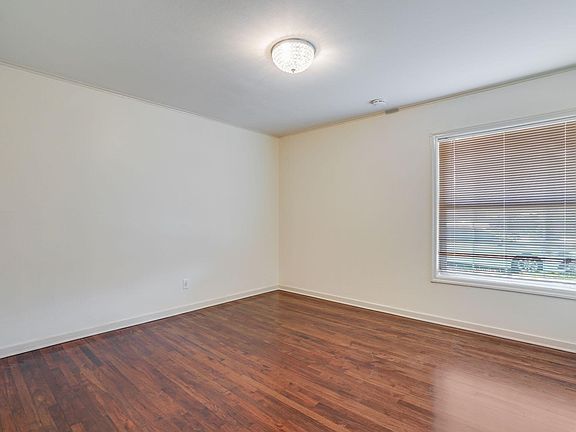 4th image of 318 N Humboldt St